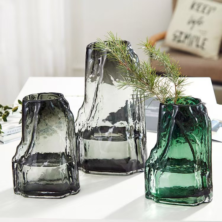 Vitražna vaza iz umetnega skalnjaka v kitajskem stilu